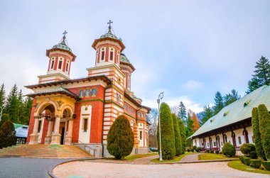 Prahova Vadisi 'ndeki Sinaia Manastırı, Sinaia, Karpatya Dağı
