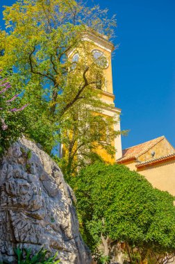 Kutsal Bakire Meryem 'in Varsayımı Kilisesi, Fransız Rivierası' ndaki ortaçağ köyü Eze 'de yer alıyor.