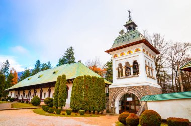 Prahova Vadisi 'ndeki Sinaia Manastırı, Sinaia, Karpatya Dağı