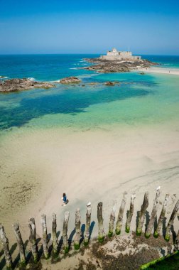 Saint-Malo yakınlarındaki güzel Fort National, Bretagne, Fran