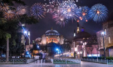 Ayasofya manzarasına gece Sofya'da Istanbul, Türkiye.