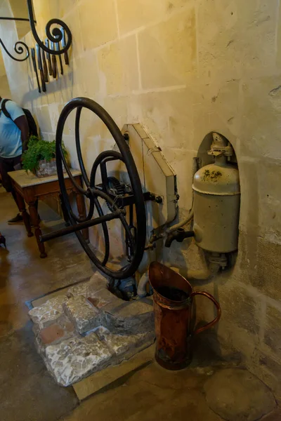 Vintage Manual Water Pump Palace Kitchen — Stock Photo, Image