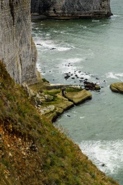 Kıyı manzarası, bulutlu bir günde deniz manzarası