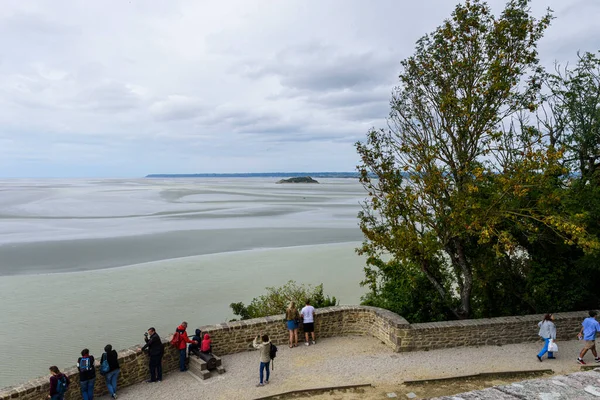 Bulutlu bir günde saraydan çevrenin görüntüsü
