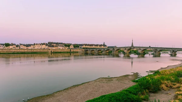 Kilátás Nyílik Folyóra Másik Partra Chinon Városában — Stock Fotó