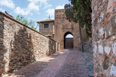 tahkimatlara tipik girişlerin görünümü