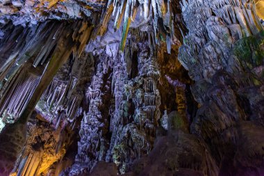 Bu harika boşluğun iç organlarını ziyaret et.
