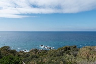 Meydandan, ufuktan, denizden güzel manzaralar. ...