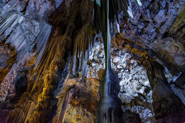 Visita Alle Viscere Della Meravigliosa Cavità — Foto Stock