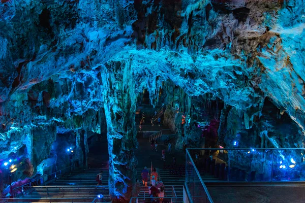 Bu harika boşluğun iç organlarını ziyaret et.