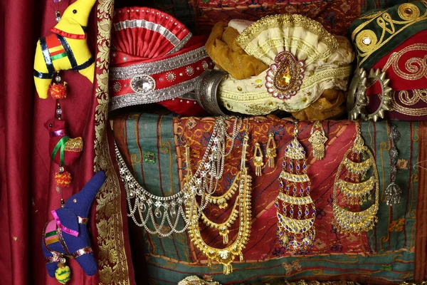 great silk road, Eastern shopIndian Oriental jewelry, turbans, bracelets in an Oriental shop