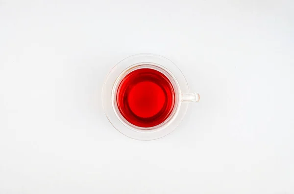 Une tasse en verre de thé noir vue dessus — Photo