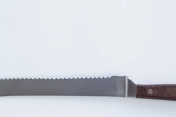 Хлебный Нож Белой Поверхности Копировальным Местом — стоковое фото