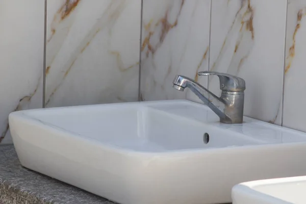 Close Taken Hand Wash Metal Water Faucet Mode — стоковое фото