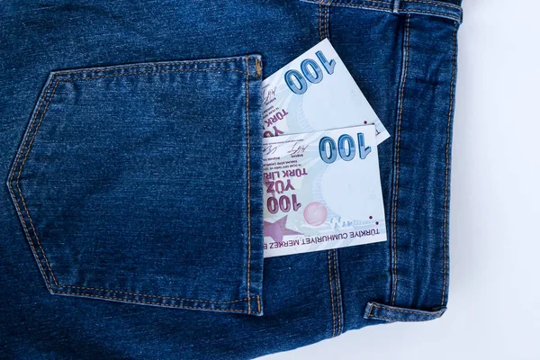 200トルコ紙のお金のポケットに新しい 青いジーンズ クローズアップ撮影 — ストック写真