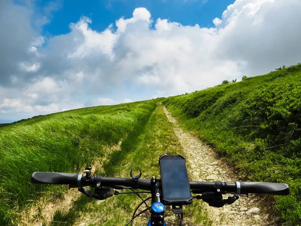 Ciclismo Través Las Montañas Utilizando Navegador Recreación Aire Libre Verano Imágenes de stock libres de derechos