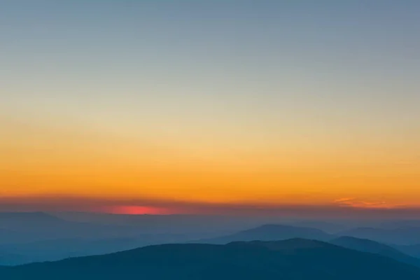Первые Последние Лучи Солнца Горном Перевале Утром Вечером Природе Красочный — стоковое фото