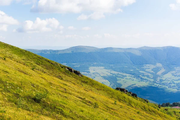 Viajando Pelos Cárpatos Polonyna Runa Gostra Outros Picos Primavera Verão — Fotografia de Stock