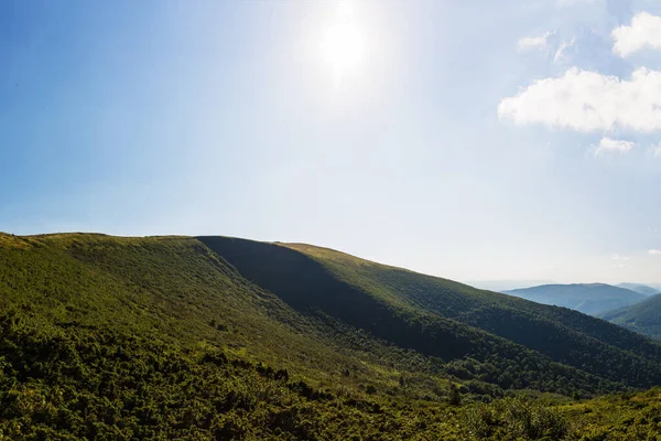 Viajando Pelos Cárpatos Polonyna Runa Gostra Outros Picos Primavera Verão — Fotografia de Stock