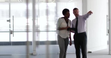 İş arkadaşları yeni ofis arıyorum