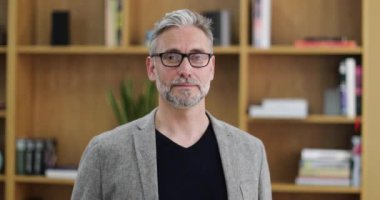 Yaratıcı iş kamera için seyir profesyonel portresi