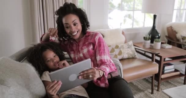 African American Mother Daughter Using Digital Tablet Videocall — Stock Video