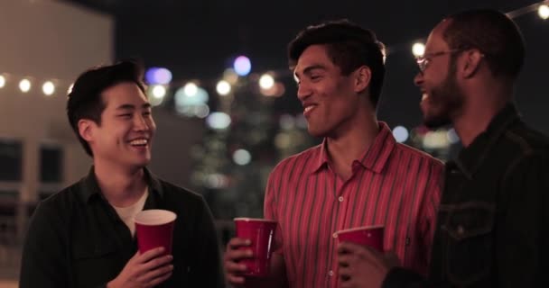 Group Male Friends Rooftop Party — Stock Video