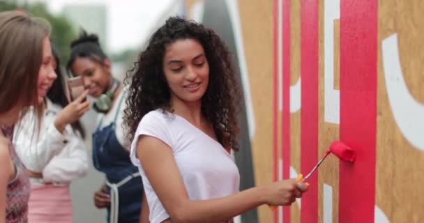 Grupo Adolescentes Trabajando Juntos Proyecto Comunitario — Vídeos de Stock