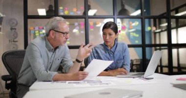 Geç bir toplantı arkadaşları