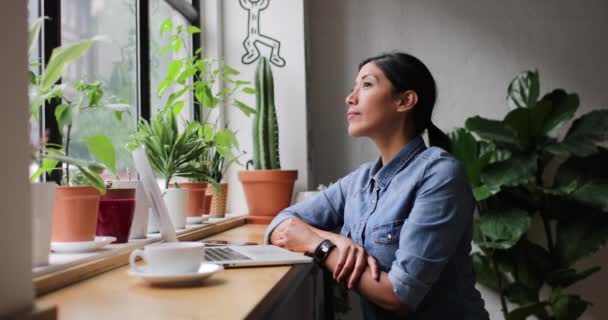 Retrato Una Empresaria Independiente Que Trabaja Café — Vídeos de Stock