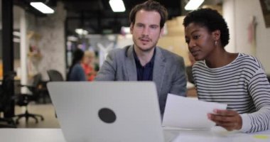 Geç bir toplantı arkadaşları