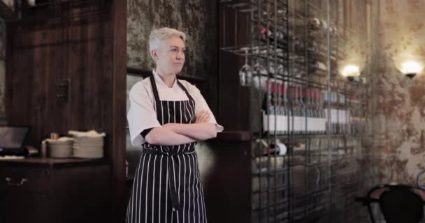 Portrait Femme Chef Restauratrice — Video