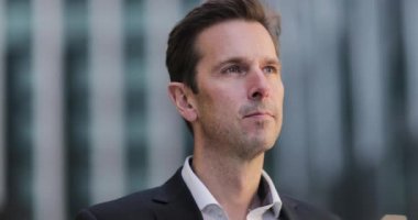 Şehirde iş yöneticisi portresi