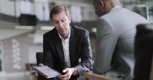 Geschäftskollegen in einem Corporate Office Meeting — Stockvideo