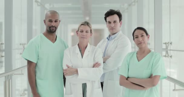 Porträt des Krankenhausteams — Stockvideo