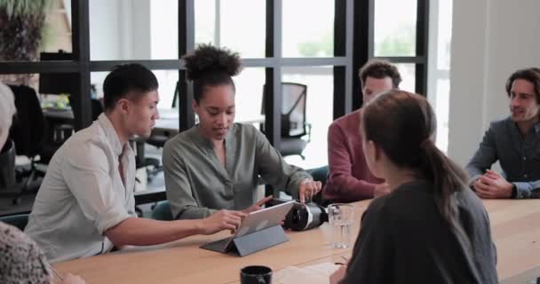 Les concepteurs de jeux discutent technologie casque VR 
