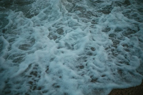 Sahilde Deniz Köpüğü Var — Stok fotoğraf