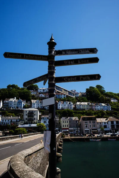 Vista Signpost Looe Cornwall Inglaterra — Foto de Stock