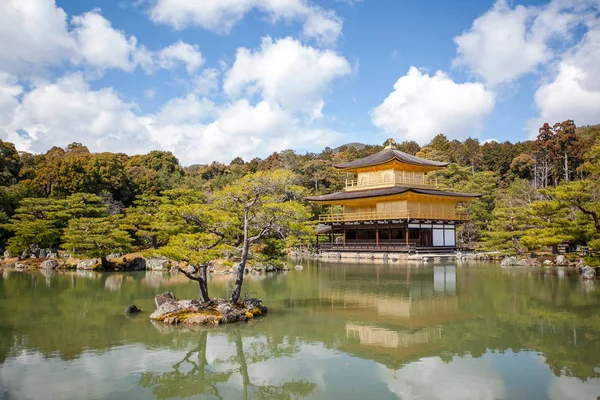 Kinkakuji Pavilhão Dourado Templo Zen Norte Kyoto Cujos Dois Andares — Fotografia de Stock