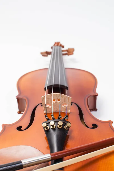 Hermoso Violín Madera Aislado Sobre Fondo Blanco — Foto de Stock