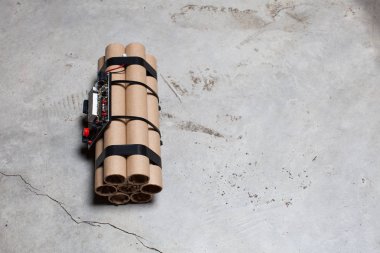 Saatli bomba bir çalışma elektronik clockwork ile