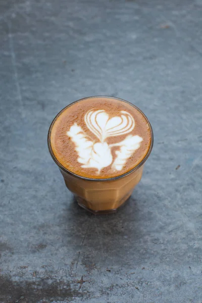 熱いミルク アート コーヒー — ストック写真