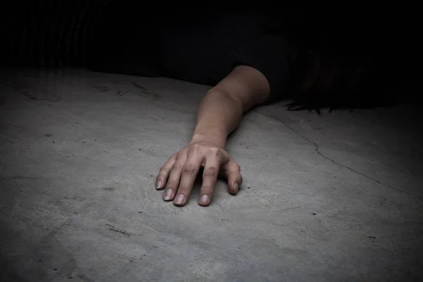 Тіло Мертвої Жінки Фокус Руці — стокове фото