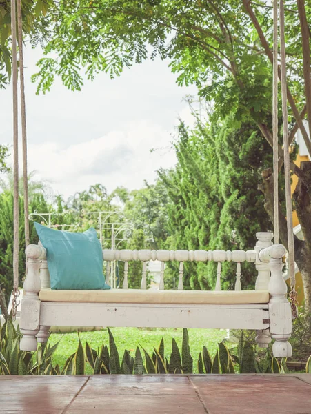 Vintage Tone Vintage Swing Turquoise Blue Green Pillow Park — Stock Photo, Image