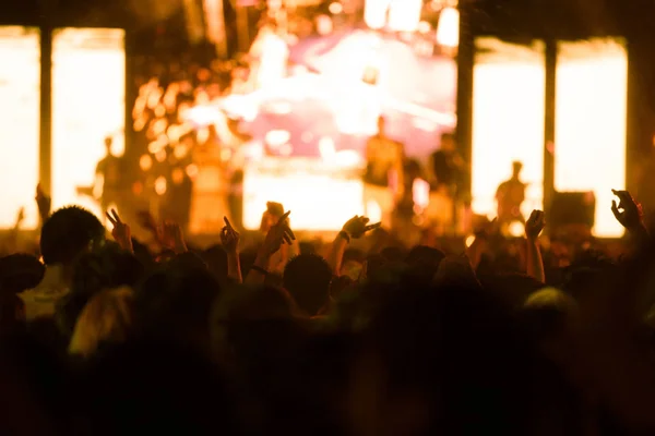 De-focused concert crowd. — Stock Photo, Image