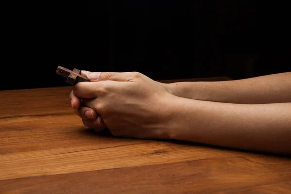 Hands praying with cross — Stock Photo, Image