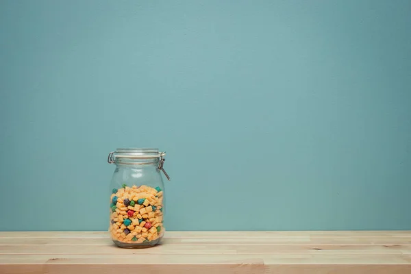 Cereales con fondo azul. Aspecto vintage . — Foto de Stock