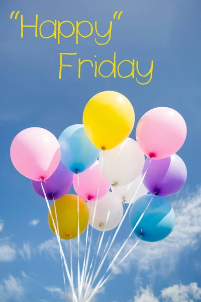 Happy Friday woord op kleurrijke partij ballon zwevend in Mid Air — Stockfoto