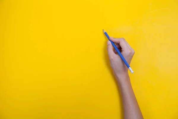 Escritura a mano sobre fondo amarillo — Foto de Stock