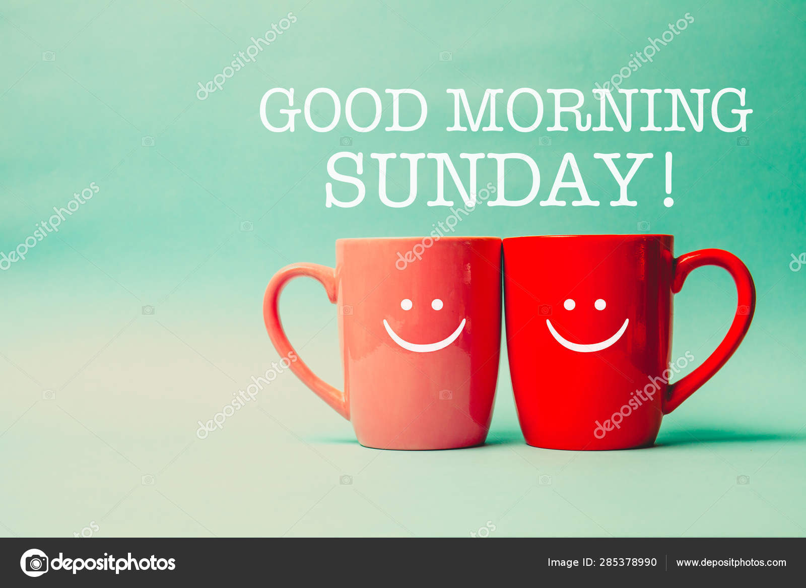 Happy sunday word with Two cups of coffee and stand together wit ...